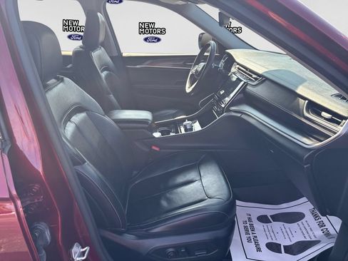 Used 2021 Jeep Grand Cherokee L Limited AWD/4WD image 16