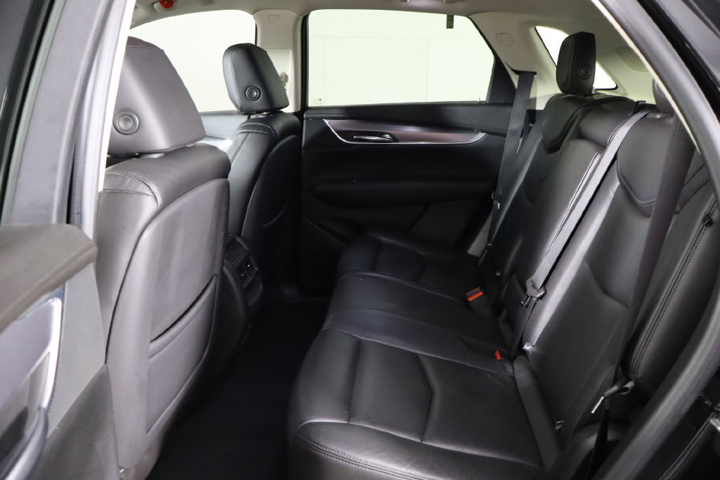 Used 2018 Cadillac XT5 Luxury w/ Driver Awareness Package AWD/4WD image 16