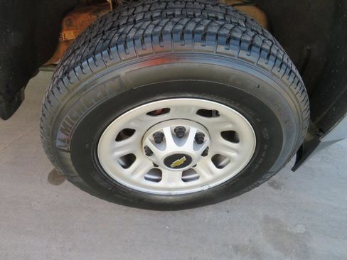 Used 2019 Chevrolet Silverado 2500 W/T AWD/4WD image 19
