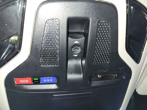 Used 2025 Subaru Outback Touring XT image 30