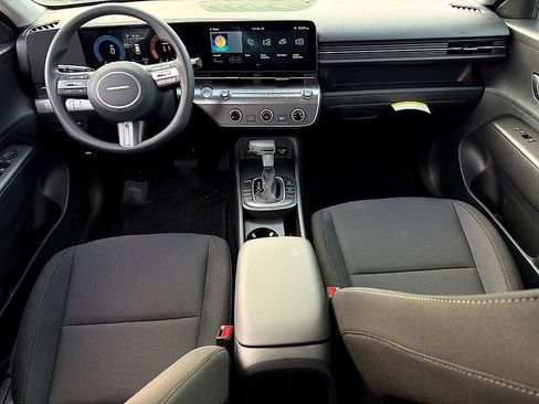 New 2026 Hyundai Kona SE image 6