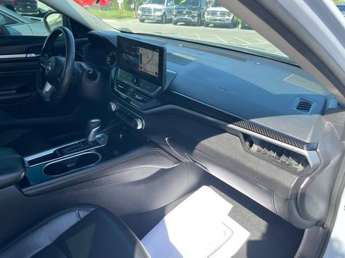 Used 2023 Nissan Altima 2.5 SR w/ SR Premium Package FWD image 20