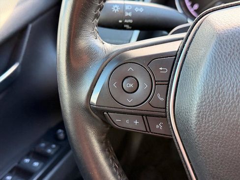 Used 2020 Toyota Camry SE image 14