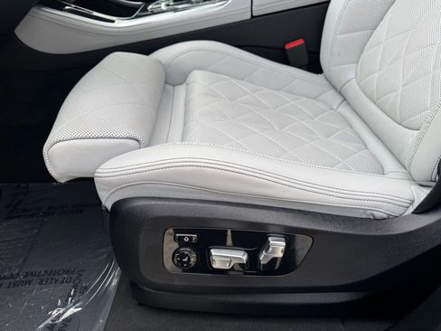 Used 2025 BMW X5 xDrive40i w/ M Sport Package image 20