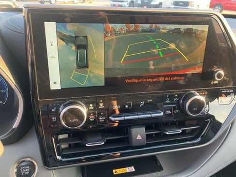 Used 2023 Toyota Highlander Limited image 20