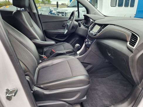 Used 2018 Chevrolet Trax LT w/ Driver Confidence Package FWD image 28
