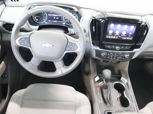 Used 2021 Chevrolet Traverse LT FWD image 11