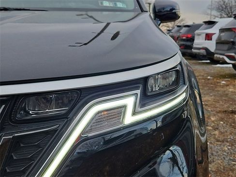 Used 2024 Kia Carnival LX image 9