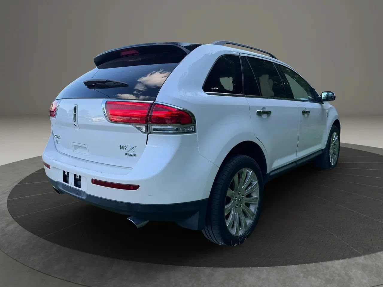 Used 2014 Lincoln MKX AWD w/ Equipment Group 101A image 5