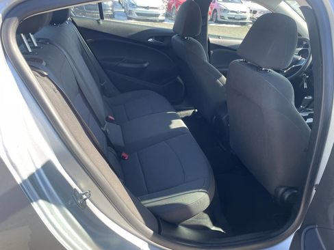 Used 2018 Chevrolet Cruze LS image 13