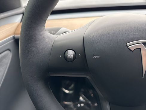 Used 2024 Tesla Model Y Long Range image 16