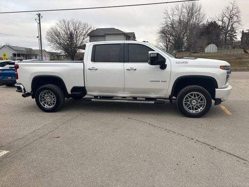 Used 2020 Chevrolet Silverado 2500 High Country w/ Z71 Off-Road Package image 4