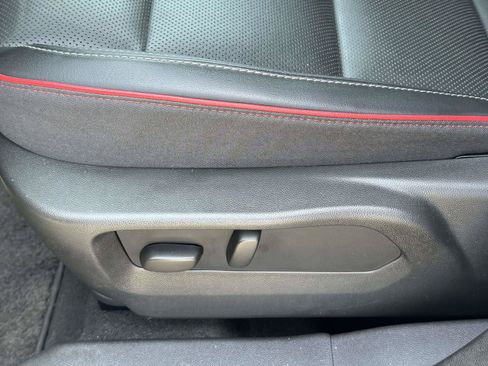 Certified 2023 Buick Envision Essence w/ Sport Touring Package AWD/4WD image 17