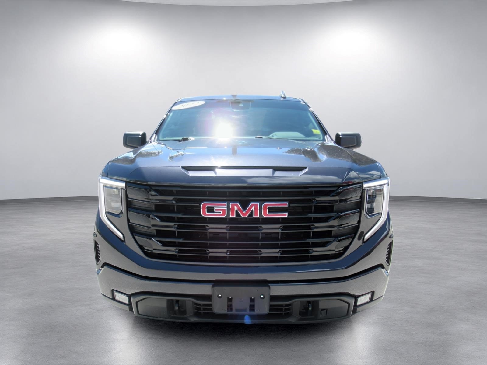 Used 2022 GMC Sierra 1500 Elevation AWD/4WD image 3