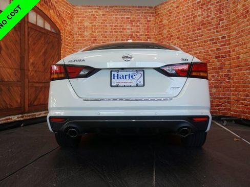 Certified 2022 Nissan Altima 2.5 SR image 6