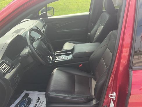 Used 2025 Honda Ridgeline Black Edition image 10