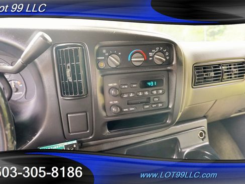 Used 2002 Chevrolet Express 3500 Extended Passenger w/ LS Preferred Equipment Group RWD image 19