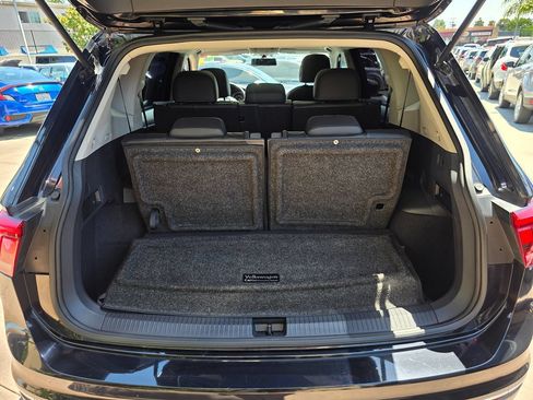 Used 2020 Volkswagen Tiguan SE w/ Panoramic Sunroof Package FWD image 19