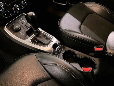 Used 2019 Jeep Compass Latitude w/ Popular Equipment Group AWD/4WD image 16