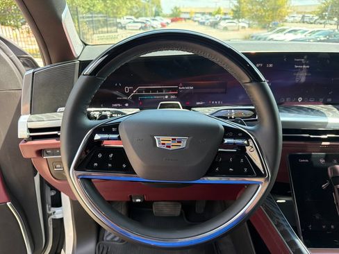 Used 2025 Cadillac Escalade ESV Sport w/ Touring Package AWD/4WD image 23