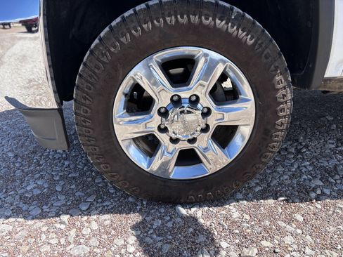 Used 2018 GMC Sierra 2500 SLT w/ Duramax Plus Package AWD/4WD image 11