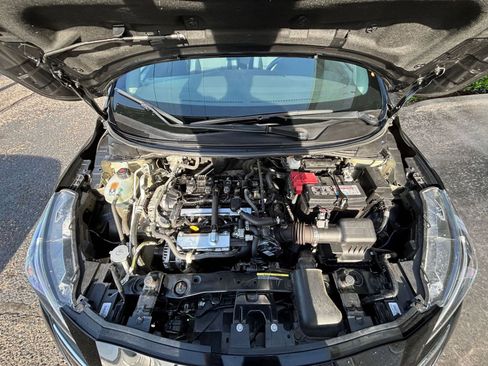 Used 2025 Nissan Versa SV image 30