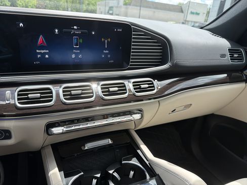 Used 2025 Mercedes-Benz GLS 450 4MATIC image 22