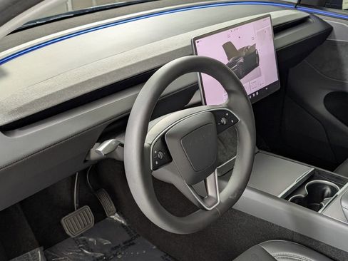 Used 2026 Tesla Model Y Long Range image 14