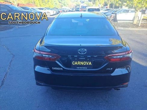 Used 2021 Toyota Camry XLE image 5