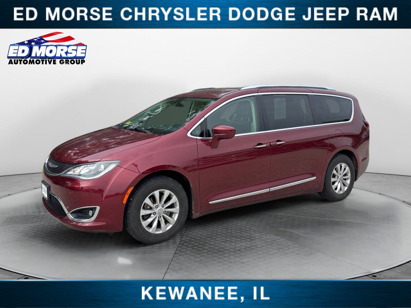 Used 2018 Chrysler Pacifica Touring-L FWD image 1