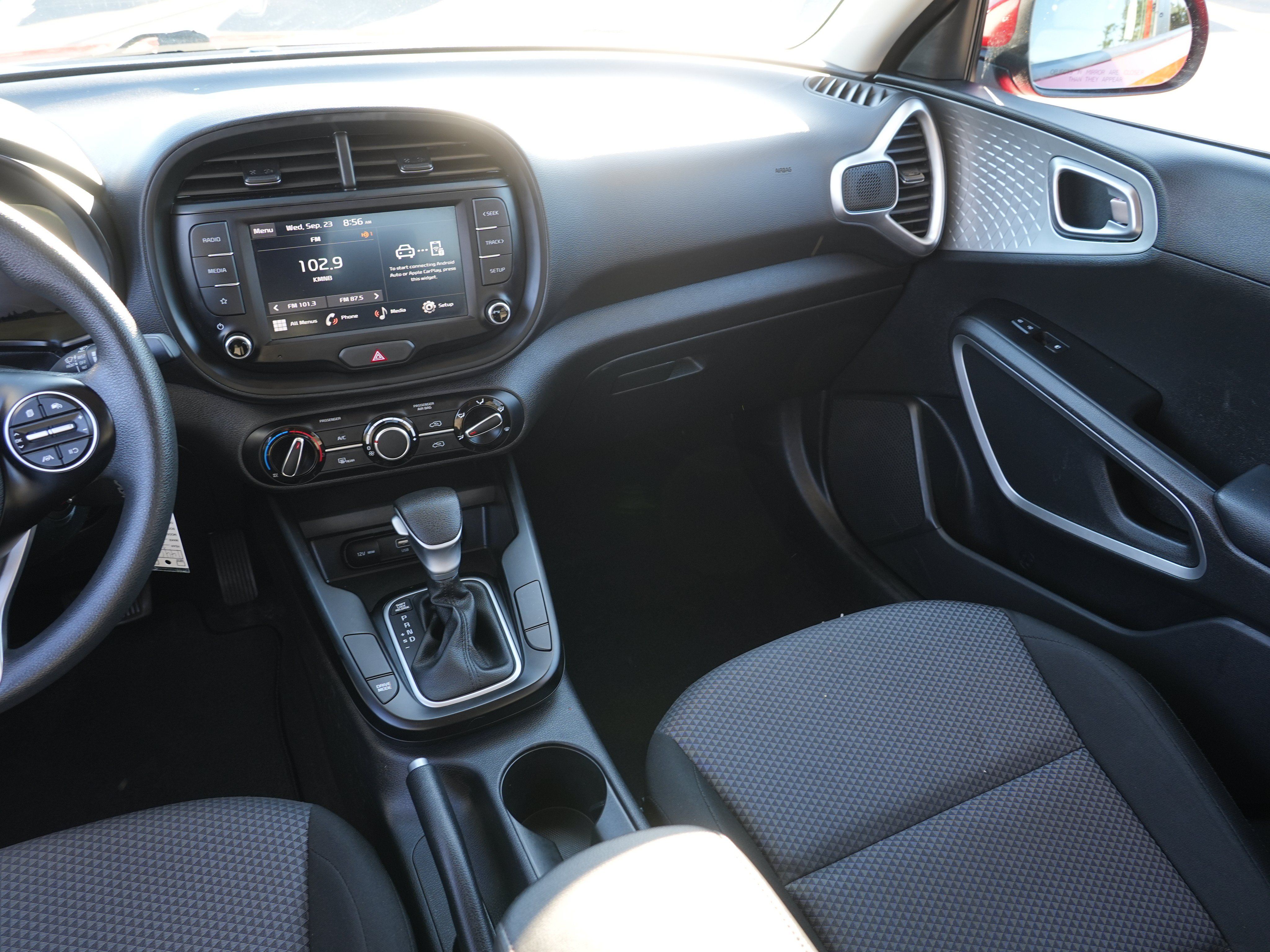 Used 2024 Kia Soul LX w/ Option Group 015 FWD image 21
