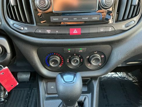 Used 2021 RAM ProMaster City Tradesman SLT FWD image 23