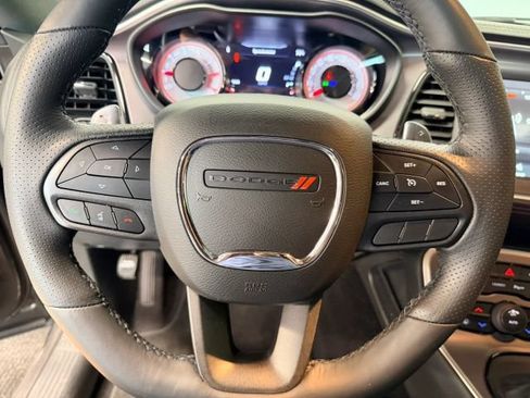 Used 2022 Dodge Challenger R/T Scat Pack RWD image 9