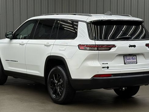 Used 2025 Jeep Grand Cherokee L Altitude AWD/4WD image 3