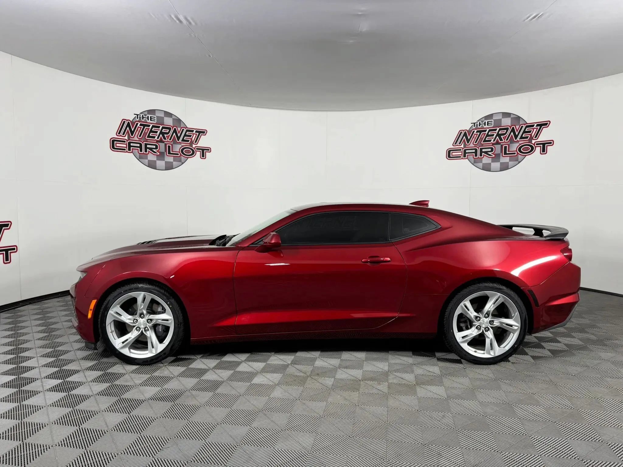 Used 2023 Chevrolet Camaro LT RWD image 4