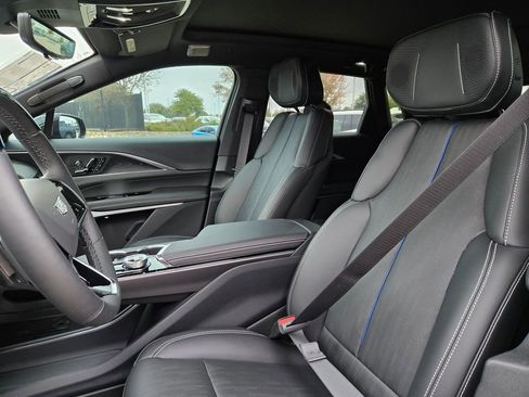 New 2026 Cadillac Lyriq Premium Luxury image 28