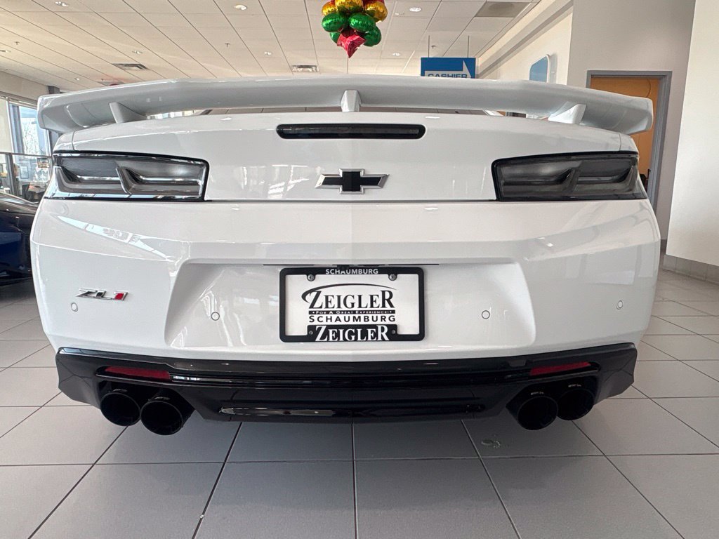 Used 2018 Chevrolet Camaro ZL1 RWD image 9