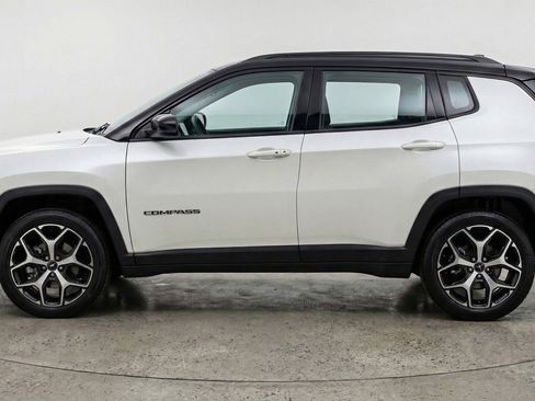 Used 2025 Jeep Compass Limited AWD/4WD image 5