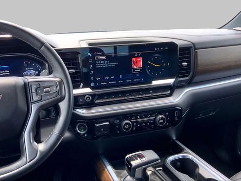 Used 2023 Chevrolet Silverado 1500 High Country w/ High Country Premium Package AWD/4WD image 7