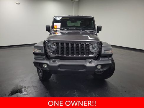 Used 2025 Jeep Wrangler Sport image 3