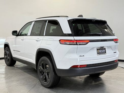 New 2025 Jeep Grand Cherokee Limited w/ Luxury Tech Group II image 3