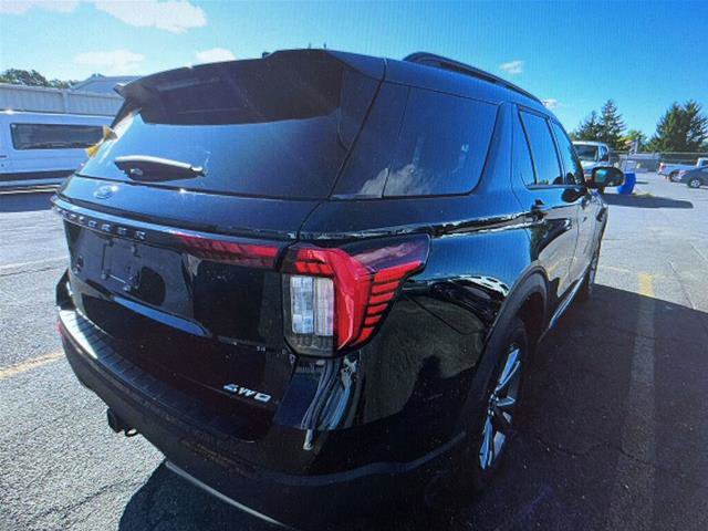 Certified 2025 Ford Explorer Active w/ Active Comfort Package AWD/4WD image 2