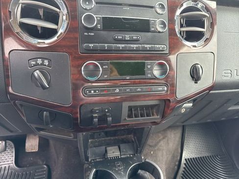 Used 2010 Ford F350 Lariat image 10