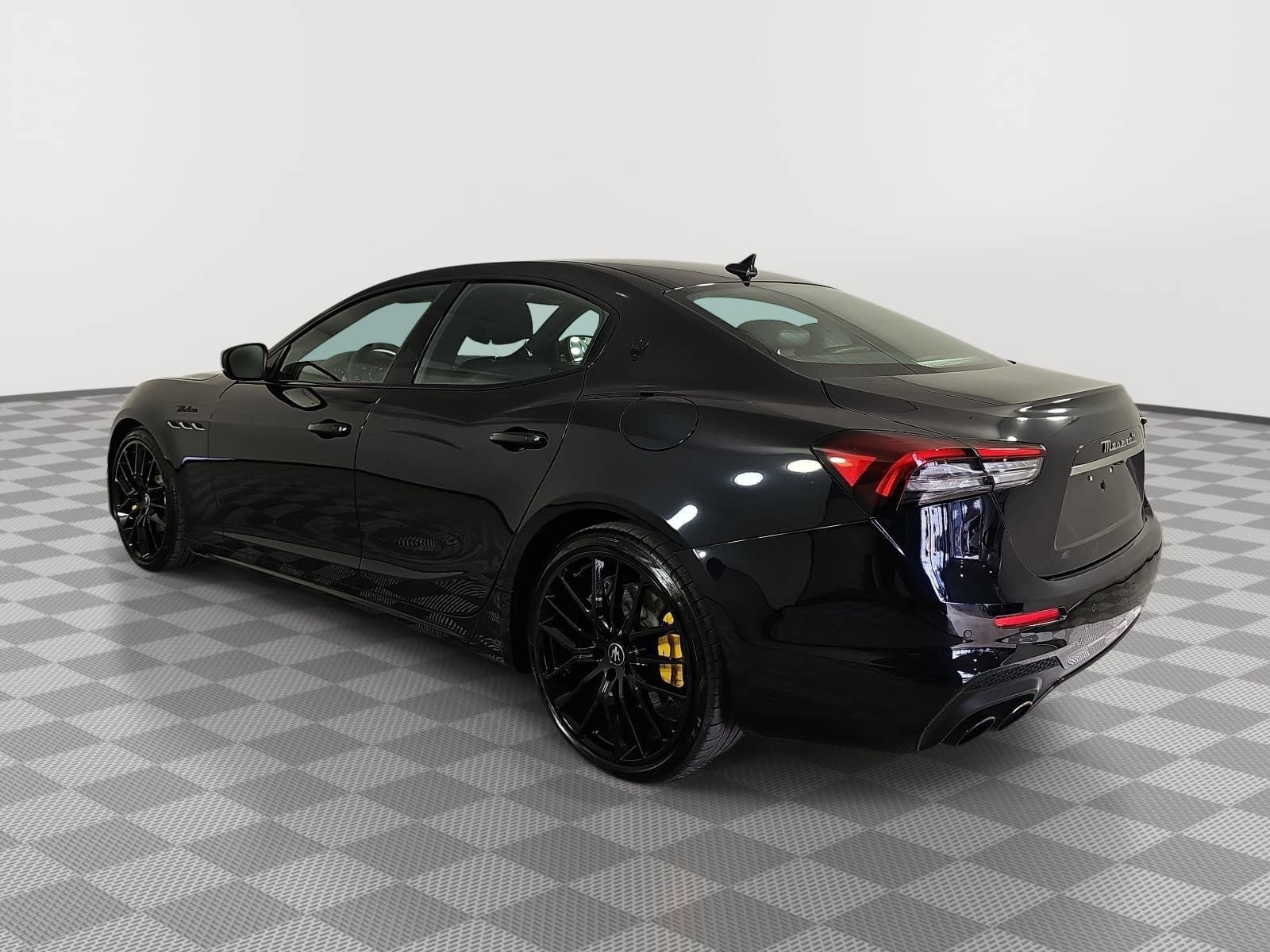 Used 2023 Maserati Ghibli Modena RWD image 6