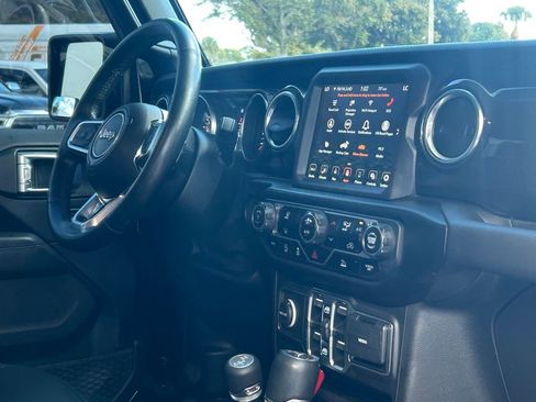 Used 2021 Jeep Wrangler Unlimited Sahara image 25