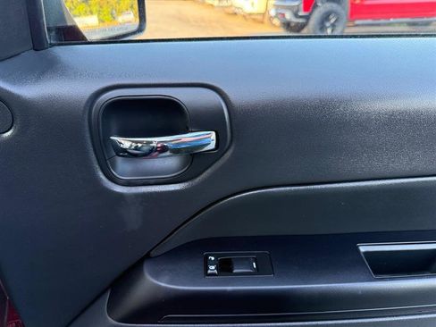 Used 2016 Jeep Patriot Latitude image 14