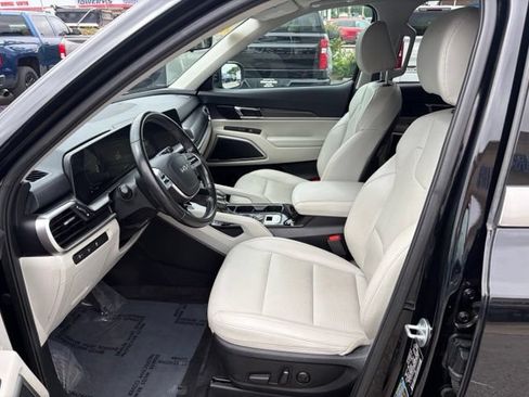 Used 2023 Kia Telluride S w/ S Sunroof Package FWD image 13