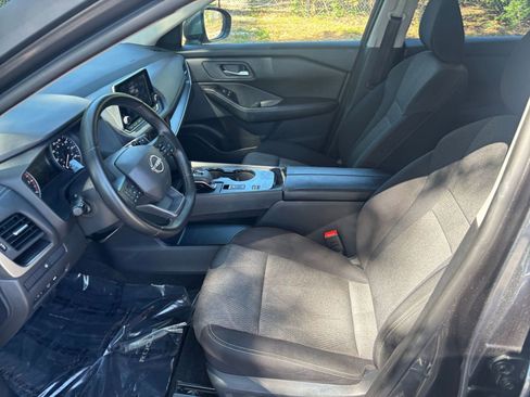 Used 2025 Nissan Rogue SV FWD image 29