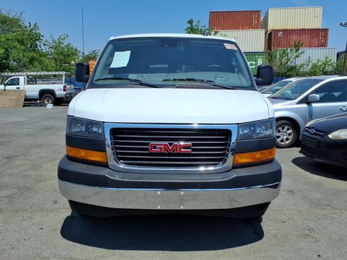 Used 2025 GMC Savana 3500 LT w/ LT Preferred Equipment Group RWD image 2