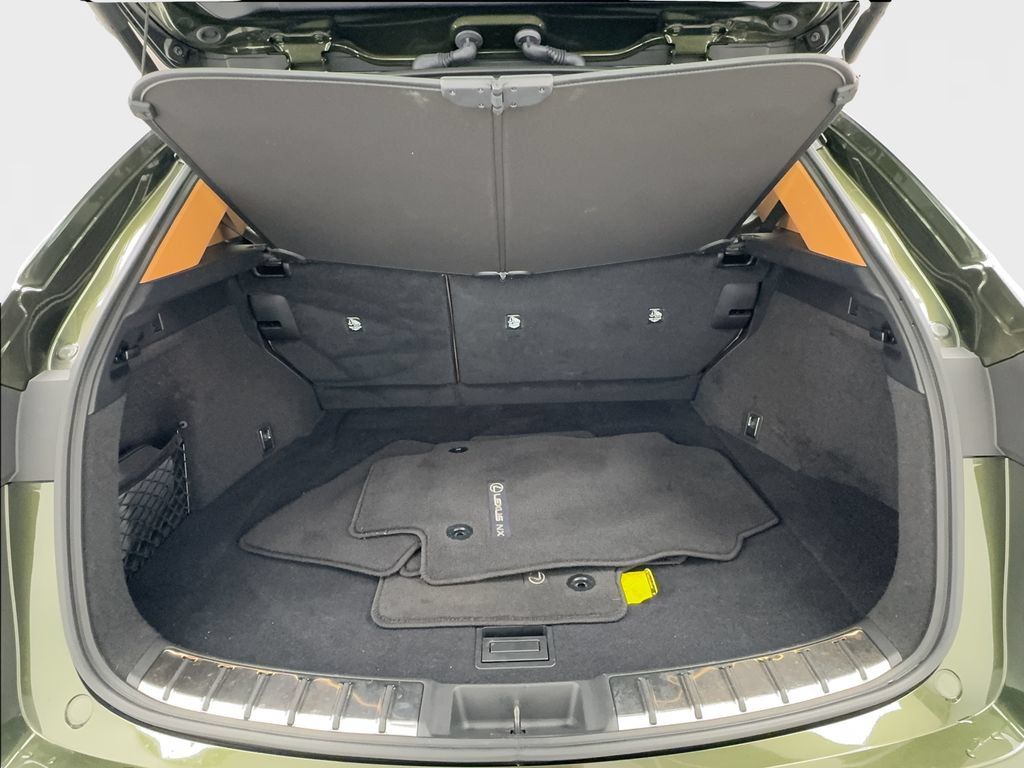 Used 2025 Lexus NX 250 FWD w/ Towing Package (2000 Lbs) image 18